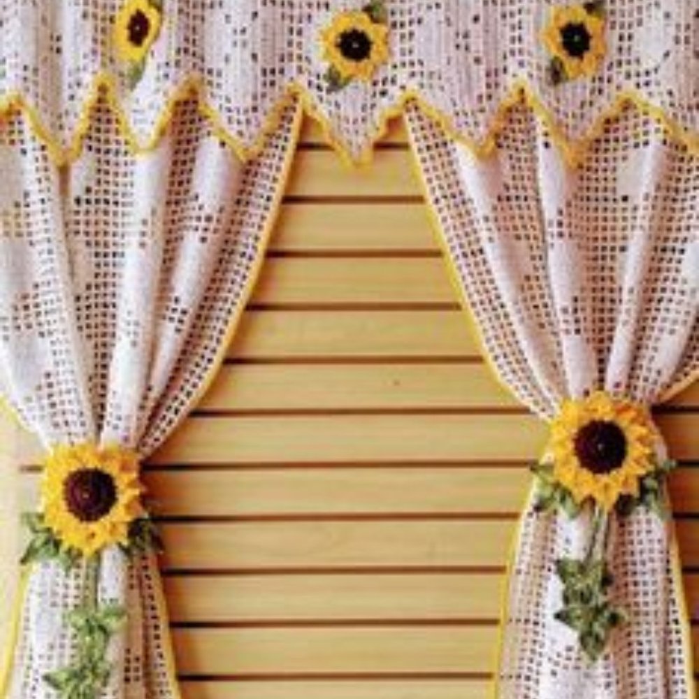 Crochet flowers curtain holders